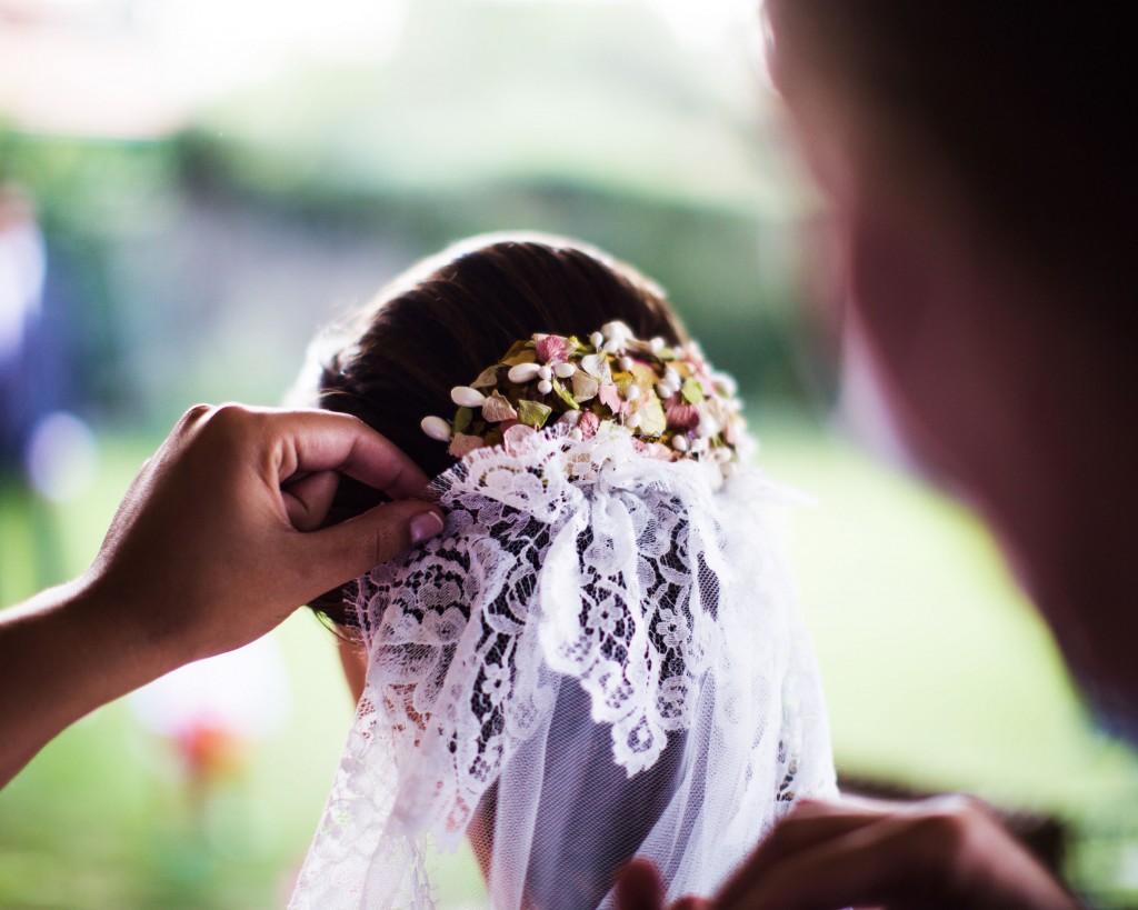 Peina y velo de la novia