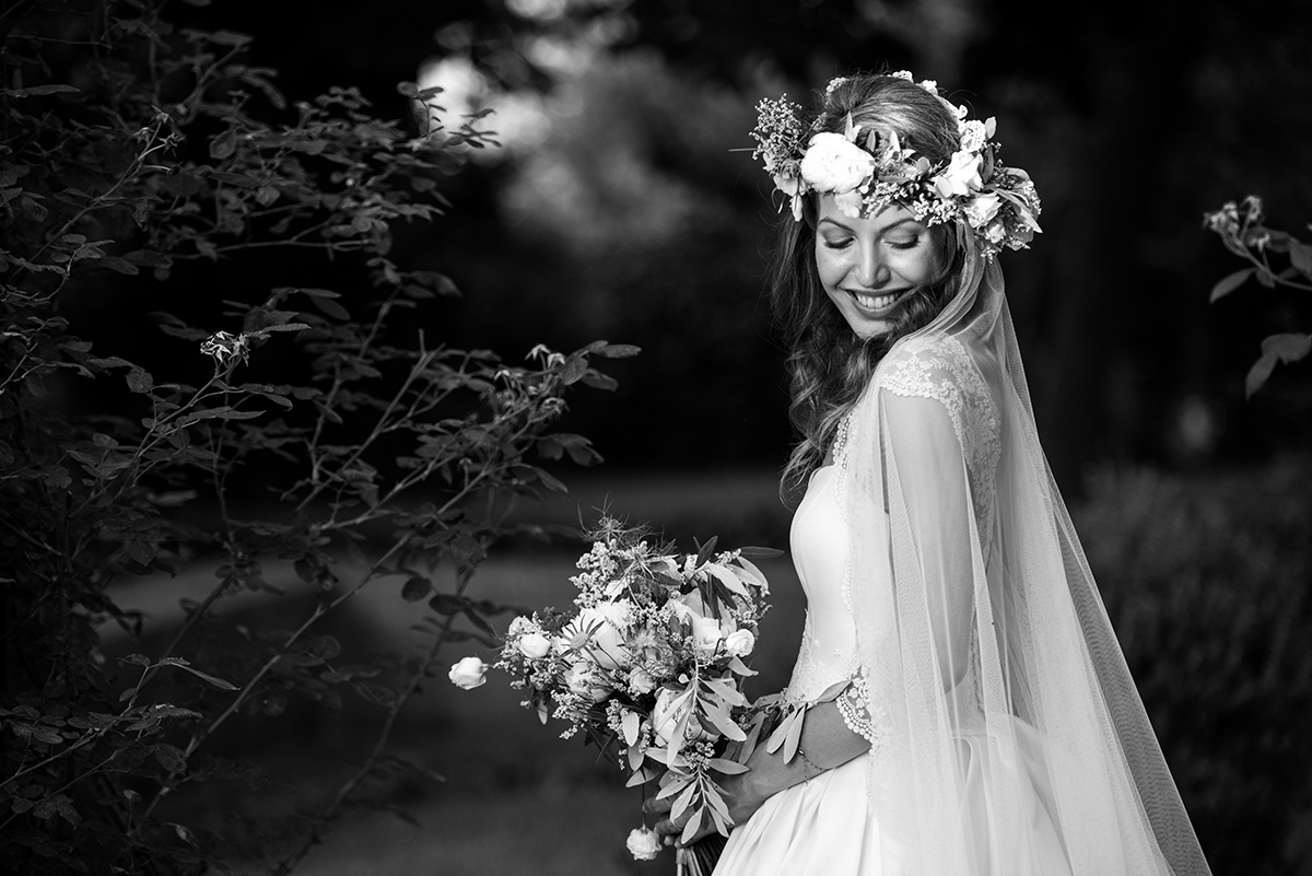 Descubre en el blog de Beatriz Alvaro todos los detalles del vestido de novia de Soledad
