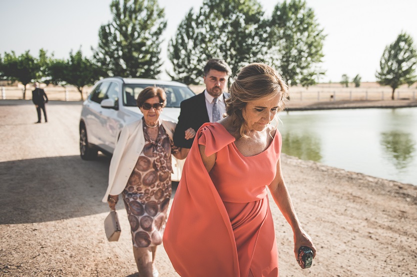 Descubre en el blog de Beatriz Alvaro el maravilloso vestido de novia de Teresa, el vestido más visto en la revista Lucía se casa