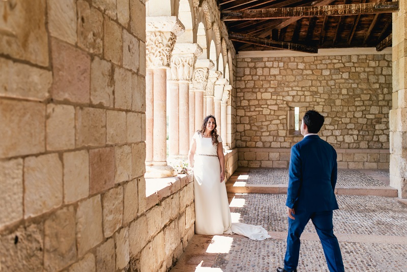 el vestido de novia con pedrería en oro rosa de Nuria en el blog de Beatriz Alvaro
