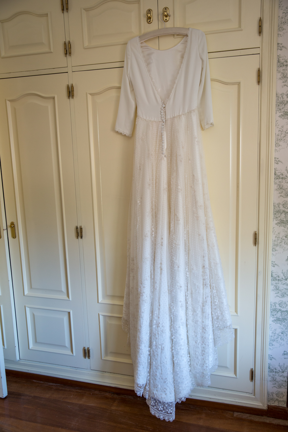 El romántico vestido de novia de Pilar que diseñó Beatriz Alvaro con un maravilloso tul bordado