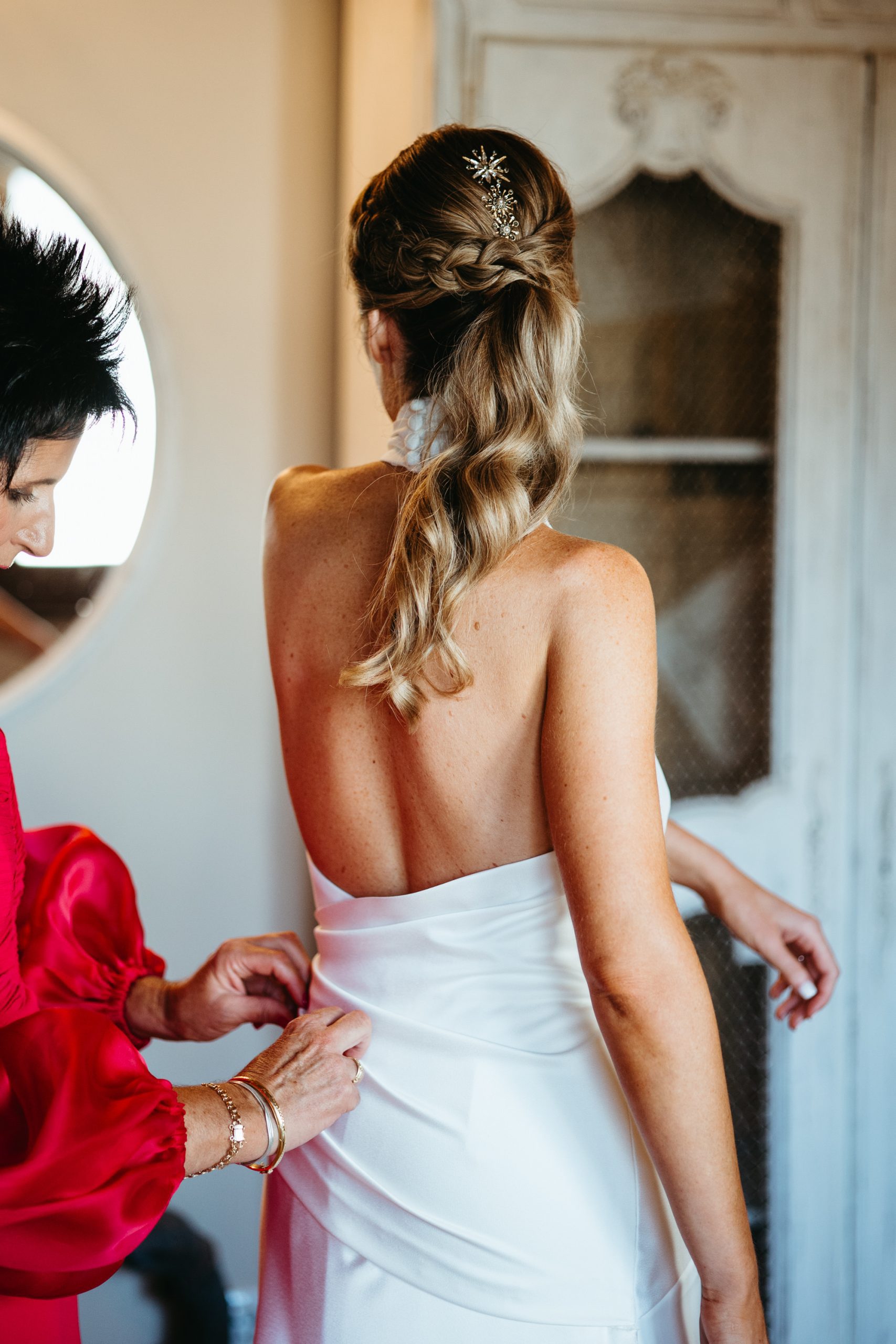 beatriz alvaro - coleccion - novias - 2024 - Monica PRIMERA cortar chica rosa solo manos